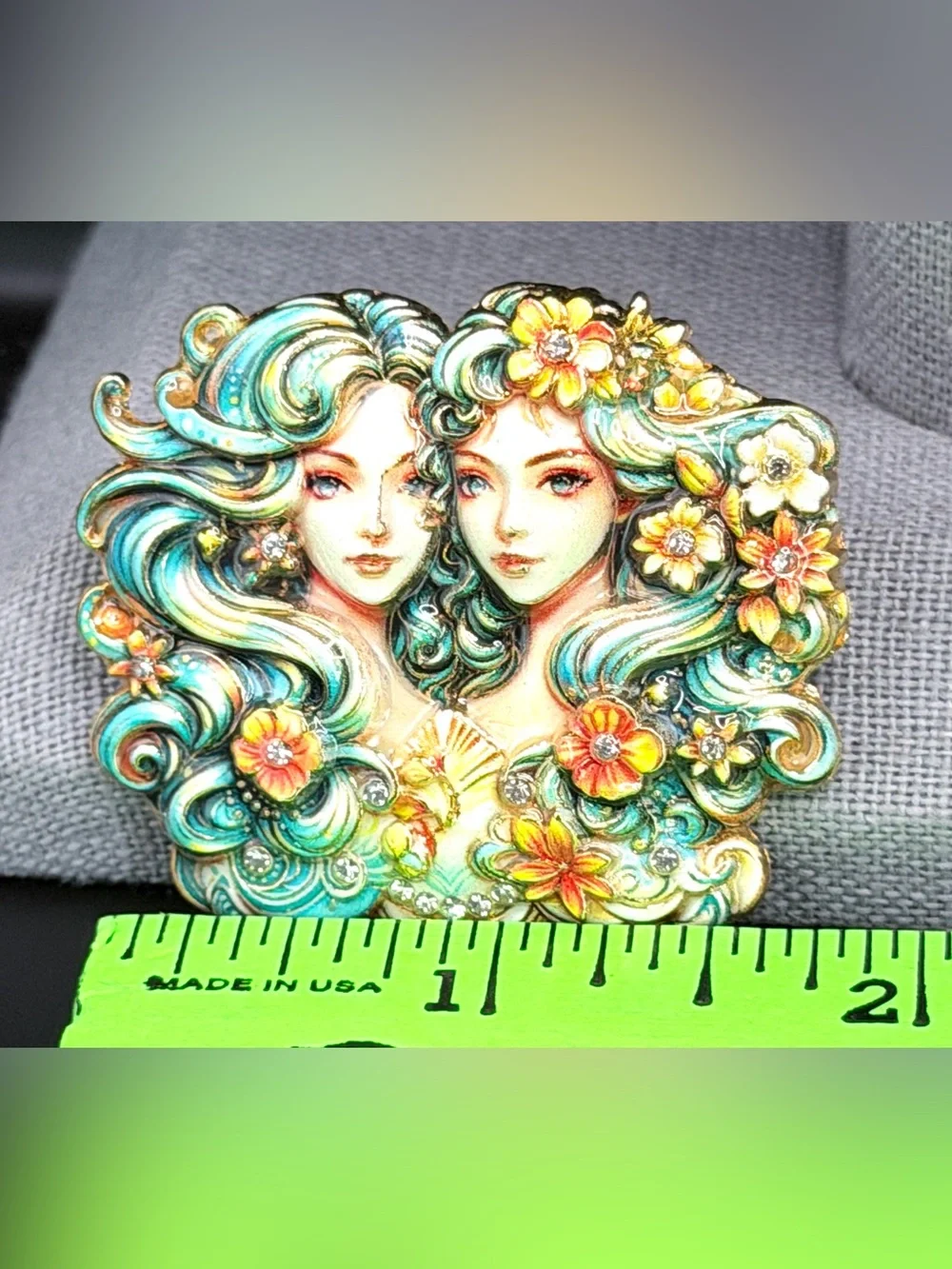 Unmarked enamel rhinestone